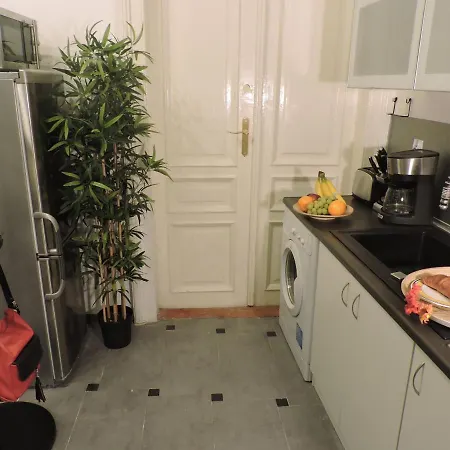 Comfy 2be/1ba On The Main Market Square Apartment